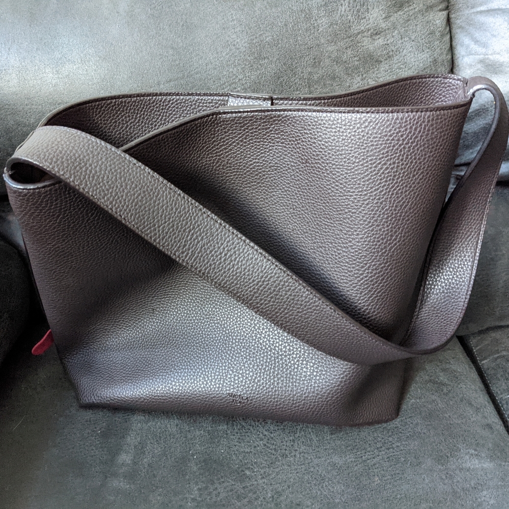 Angela Roi Jane Shoulder Bag With Signet